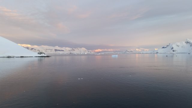 Morning-in-Antartica